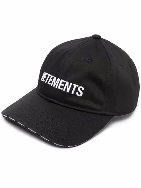 VETEMENTS бейсболка с вышитым логотипом