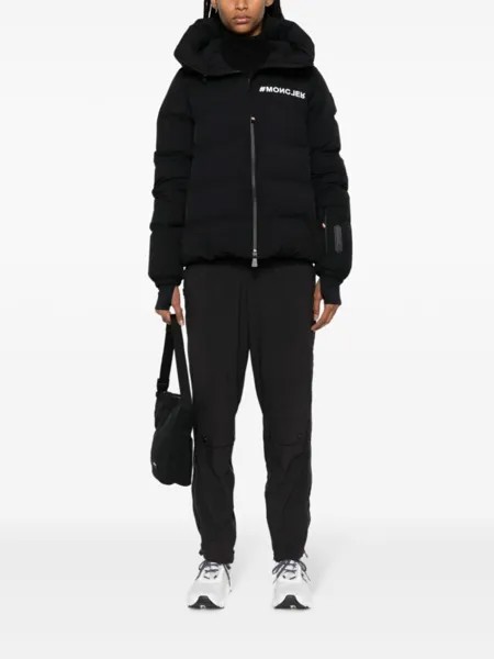 Moncler Grenoble пуховик Suisses с логотипом, черный