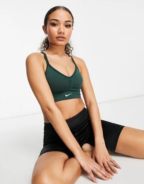 Бесшовный спортивный бюстгальтер зеленого цвета с легкой степенью поддержки Nike Yoga Indy-Зеленый цвет