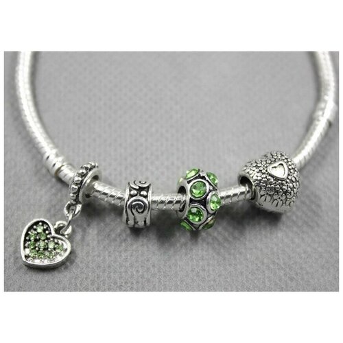 Браслет-цепочка Handinsilver ( Посеребриручку ) Браслет с шармами на основе из бижутерной стали, стекло, муранское стекло, стразы, 1 шт., размер 22 см, зеленый