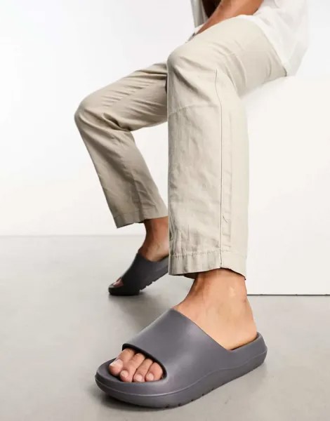 Серые массивные шлепанцы ASOS DESIGN