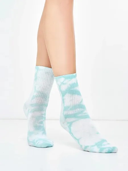 Высокие женские носки мятно-белого цвета в технике фаст-дай