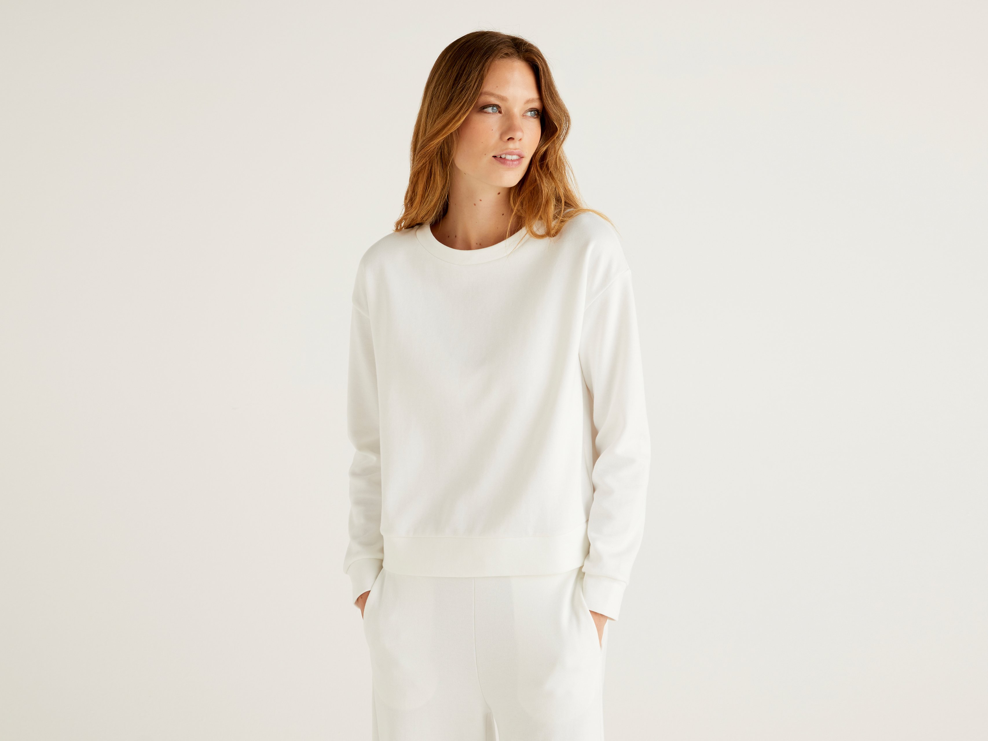 Свитшот женский United Colors of Benetton 21A_3CMAE1AH4 белый L