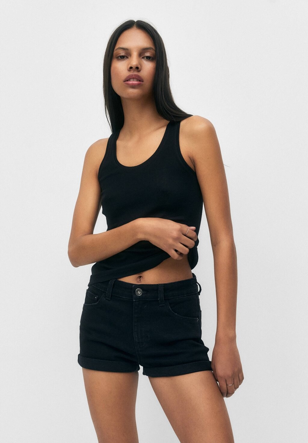 Джинсовые шорты PULL&BEAR, черный