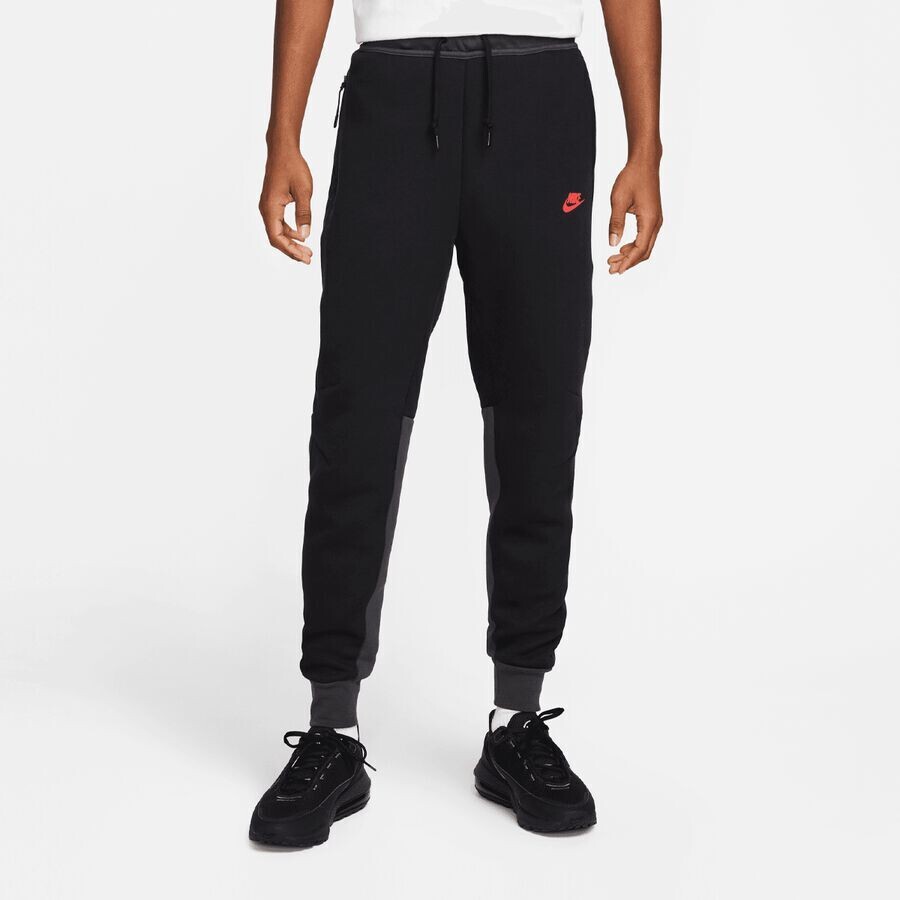 Джоггеры из технического флиса NIKE, цвет black/dk smoke grey/lt crimson
