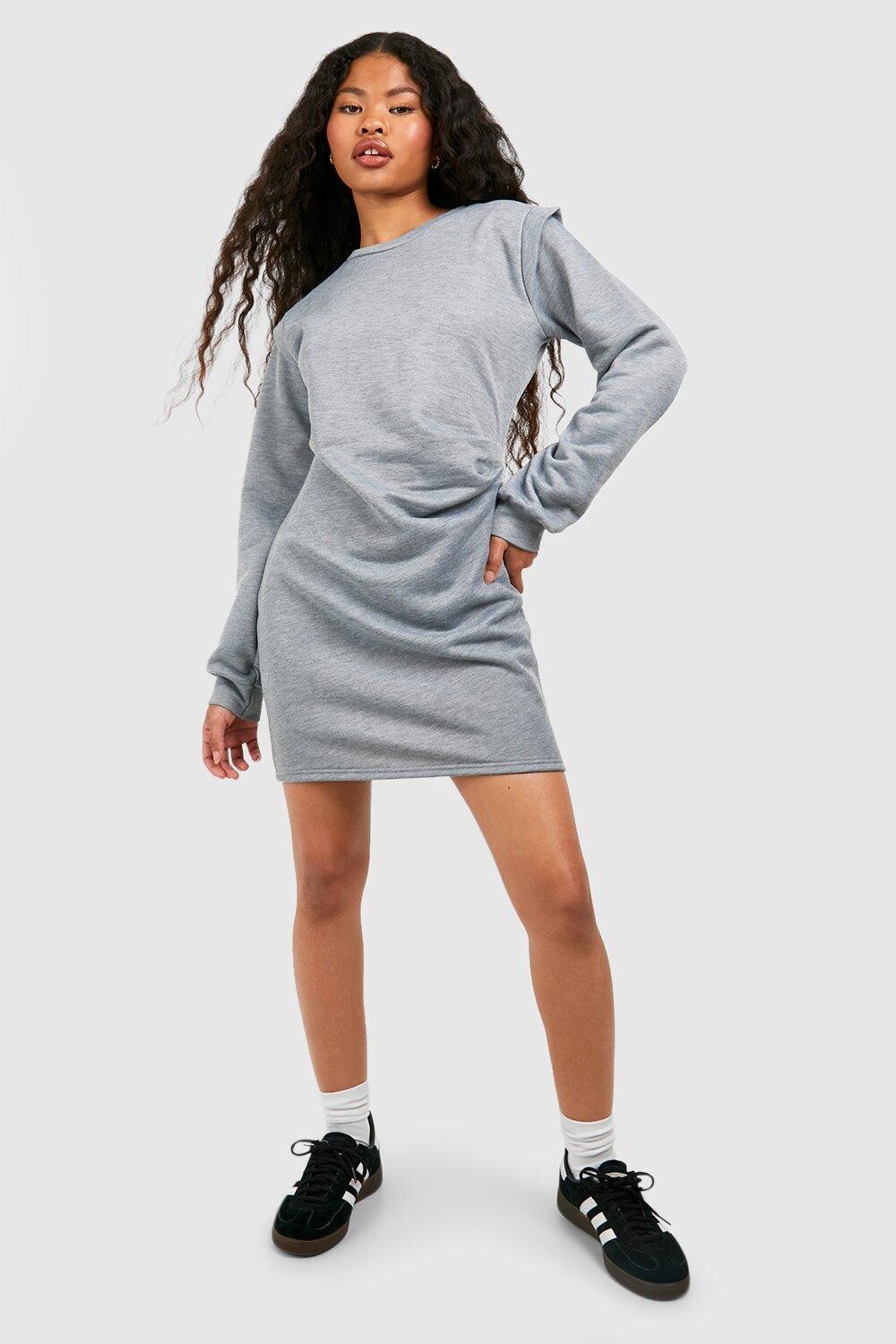 Платье-джемпер миниатюрного размера со сборками на плечах boohoo, серый