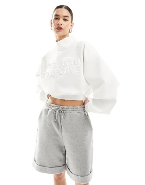 Белый свитшот с высоким воротником и тиснением ASOS DESIGN Weekend Collective