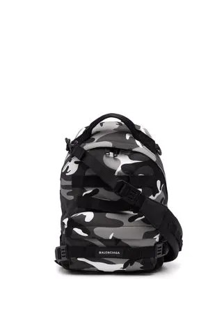 Balenciaga рюкзак с камуфляжным принтом и логотипом