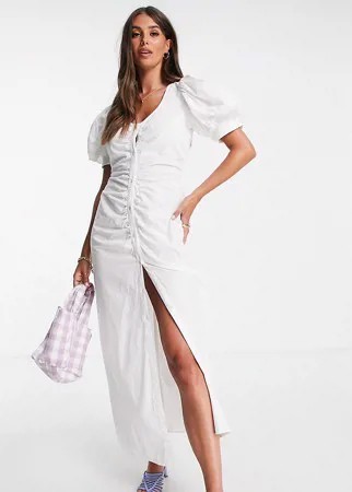 Длинная блузка на пуговицах белого цвета In The Style Tall x Lorna Luxe-Белый