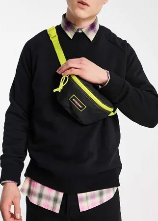 Черная сумка-кошелек на пояс с контрастной молнией Eastpak Springer-Черный цвет