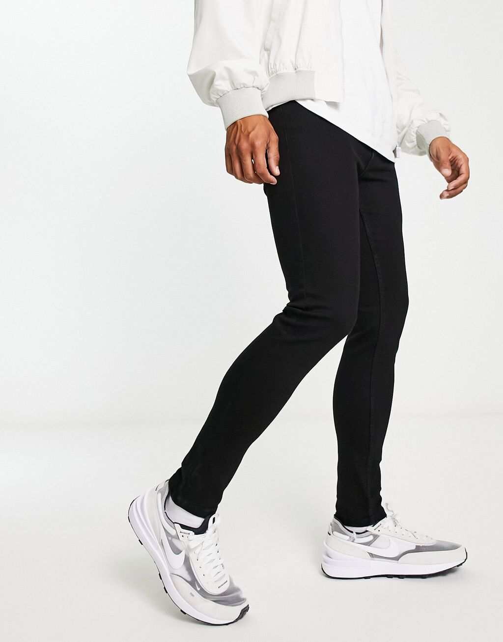 Черные супероблегающие джинсы Pull&Bear