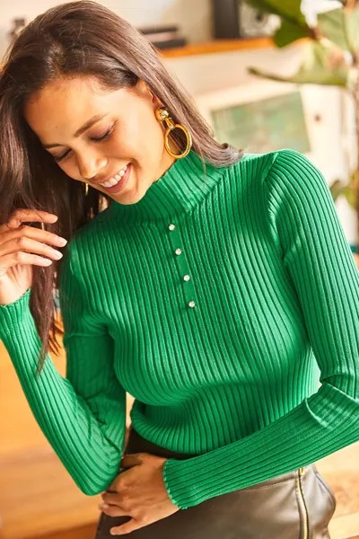 Женская вельветовая трикотажная блузка с высоким воротником цвета травы и камнями Olalook, зеленый
