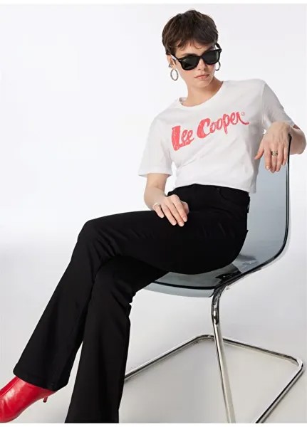 Белоснежная женская футболка с круглым вырезом и принтом 242 LCF 242005 LONDONLOGO WHITE-K Lee Cooper