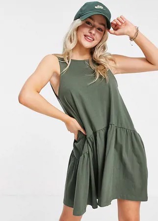 Свободное платье цвета хаки без рукавов с V-образным вырезом на спине ASOS DESIGN Petite-Зеленый цвет