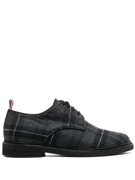 Thom Browne туфли дерби в клетку тартан, серый