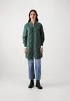 Короткое пальто QUILTED COAT ZIPPER WELT POCKETS Marc O'Polo Denim, зеленый