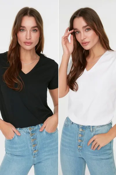 Комплект из двух черно-белых трикотажных футболок из 100 % хлопка с v-образным вырезом Trendyol, разноцветный