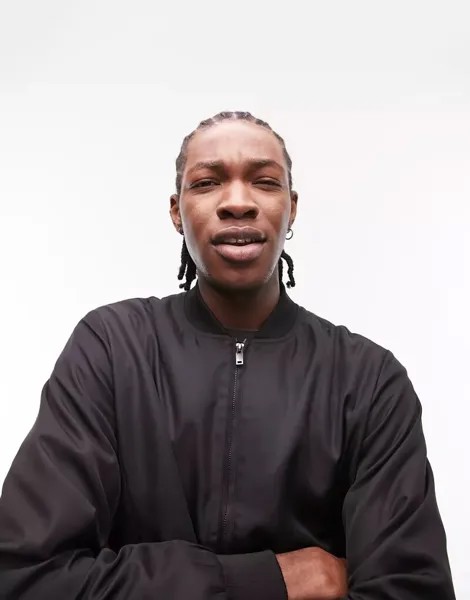 Легкий черный бомбер Topman