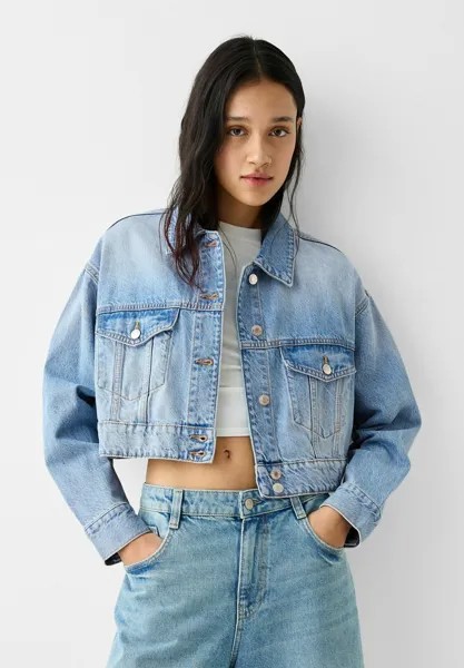 Джинсовая куртка CROPPED Bershka, цвет light blue denim