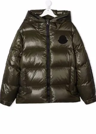 Moncler Enfant пуховик с нашивкой-логотипом