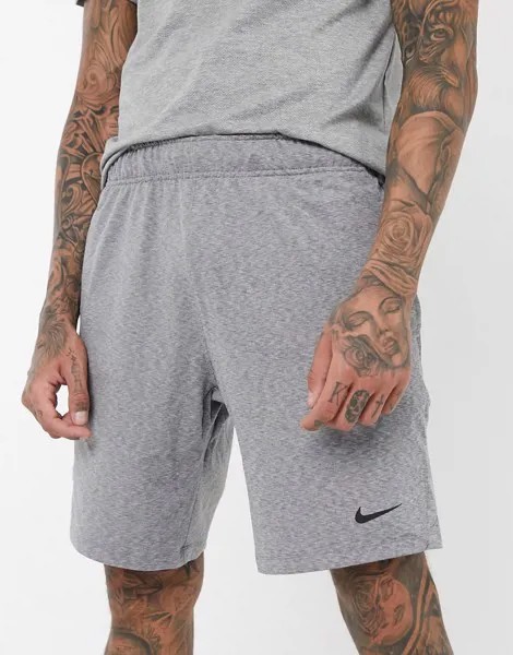 Серые шорты Nike Yoga-Серый