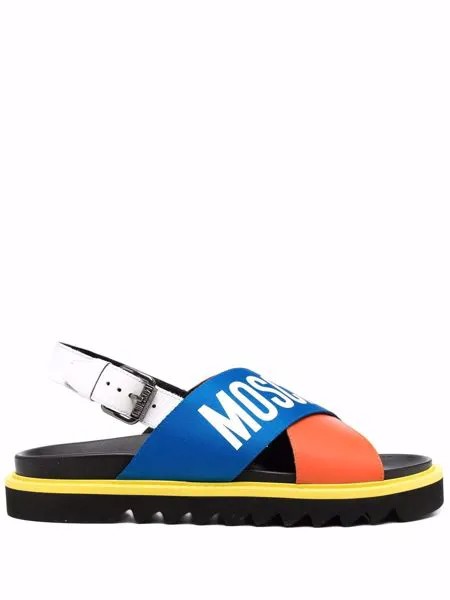 Moschino сандалии с перекрестными ремешками и логотипом