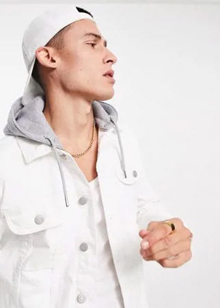 Джинсовая куртка зауженного кроя с серым капюшоном ASOS DESIGN-Белый
