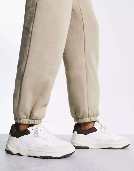 Бело-коричневые массивные кроссовки контрастного цвета Bershka