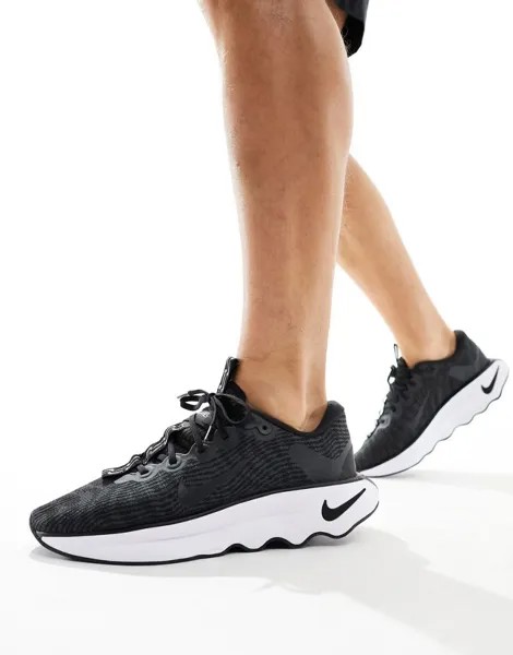 Nike – Motiva – Черно-белая спортивная обувь