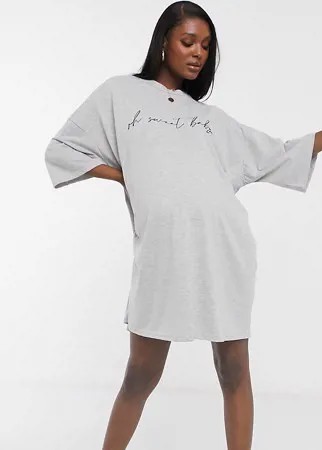 Эксклюзивное серое платье-футболка в стиле oversized с надписью «Sweet Baby» ASOS DESIGN Maternity-Серый