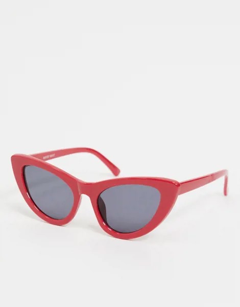 Красные солнцезащитные очки 