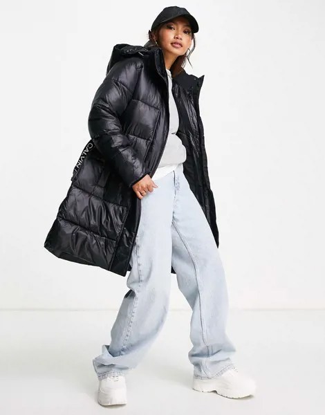 Черный удлиненный пуховик с логотипом на поясе Calvin Klein Jeans-Черный цвет