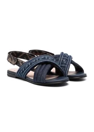 Fendi Kids джинсовые сандалии с логотипом FF