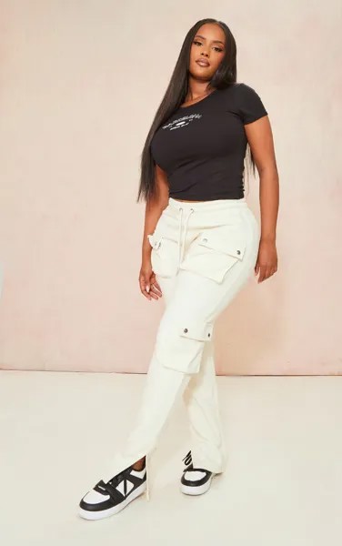 PrettyLittleThing Кремовые спортивные брюки-карго с прямыми штанинами Shape Sweat
