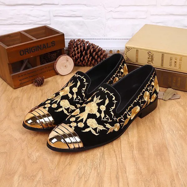 Zapatos hombre; обувь из натуральной кожи; цвет золотой; бархатные Лоферы без застежки с вышивкой и круглым носком; классические итальянские модельные мужские туфли