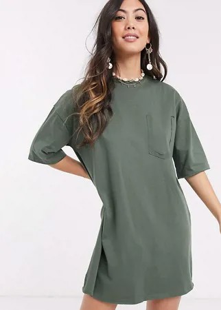 Платье-футболка цвета хаки в стиле oversized с карманами ASOS DESIGN Petite-Зеленый