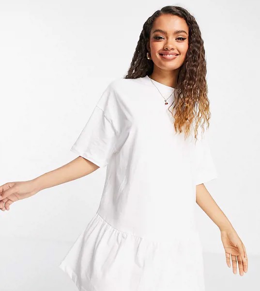 Белое платье-футболка в стиле oversized с оборкой по нижнему краю ASOS DESIGN Petite-Белый
