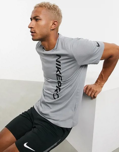 Серая футболка с логотипом Nike Pro Training-Серый