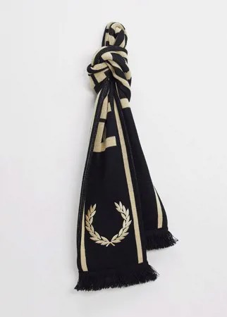 Черный шарф с фирменным логотипом Fred Perry