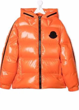 Moncler Enfant пуховик с нашивкой-логотипом