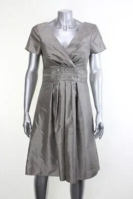Js Boutique Серое платье трапециевидной формы с короткими рукавами и вырезом из бисера 6