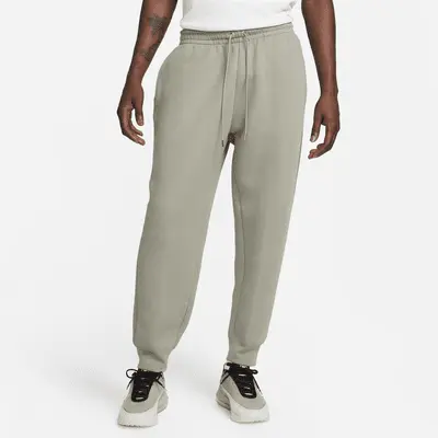 Брюки Nike Tech Fleece Reimagined, цвет Dark Stucco