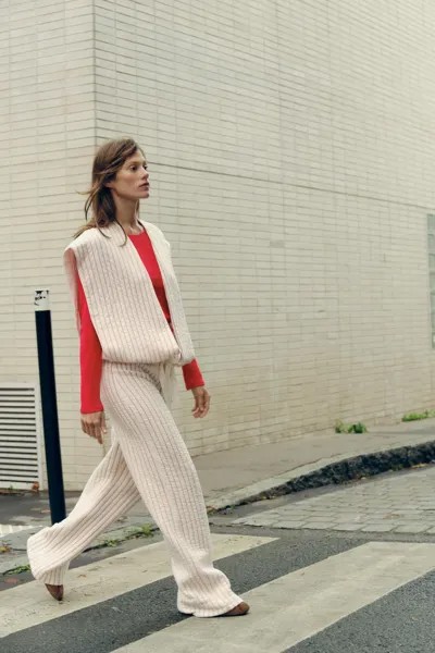 Более объемный пуховой жилет ZARA, цвет stripes
