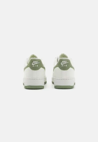 Низкие кеды Air Force 1 07 Next Nature Nike, парус/масло-зеленый/вольт/черный