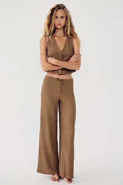 Брюки прямого кроя с текстюрной покрытием ZARA, коричневый