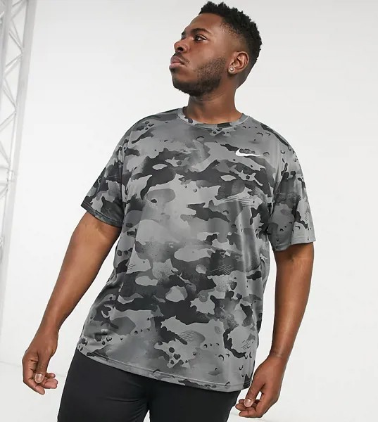 Серая футболка со сплошным камуфляжным принтом Nike Training Plus-Серый