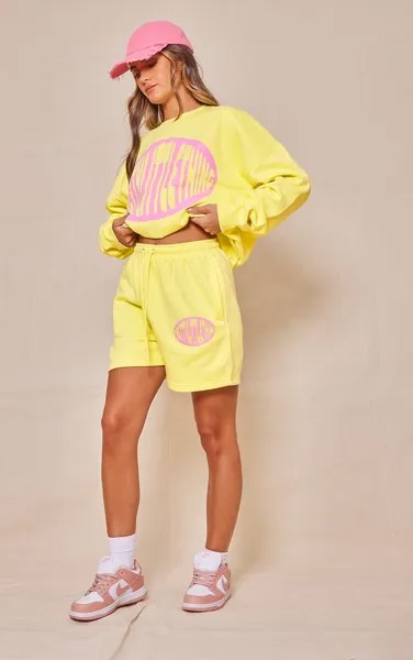 PrettyLittleThing Спортивные шорты с лимонным принтом