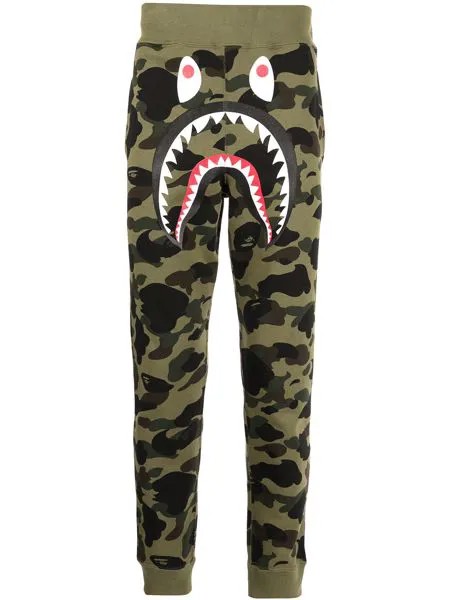 A BATHING APE® спортивные брюки Monster с камуфляжным принтом