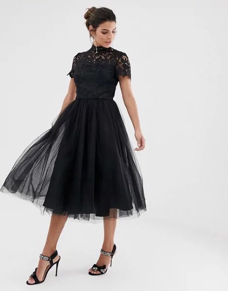Черное платье миди с кружевом, высоким воротом и юбкой из тюля Chi Chi London-Черный