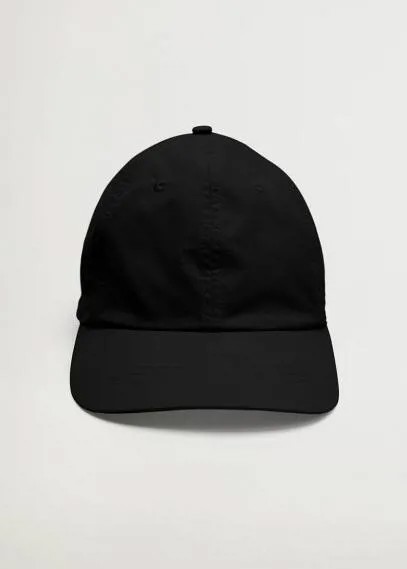 Бейсболка с козырьком - West